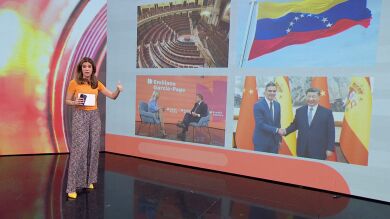 Pedro Sánchez triunfa entre las jóvenes chinas mientras en Madrid continúa la pelea por la financiación catalana