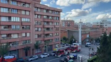 Un hombre apuñala a sus padres y se lanza desde el balcón de una casa en el barrio de San Adrián, Bilbao