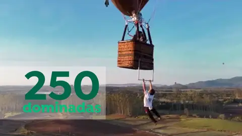 Gero Arias, en mitad de su reto viral de dominadas Gero Arias, en mitad de su reto viral de dominadas