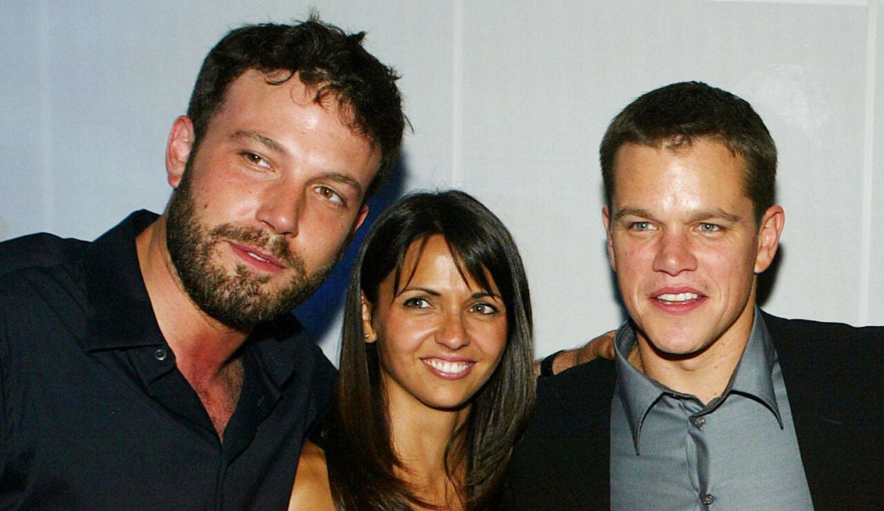 Ben Affleck, Luciana Barroso y Matt Damon en 2004