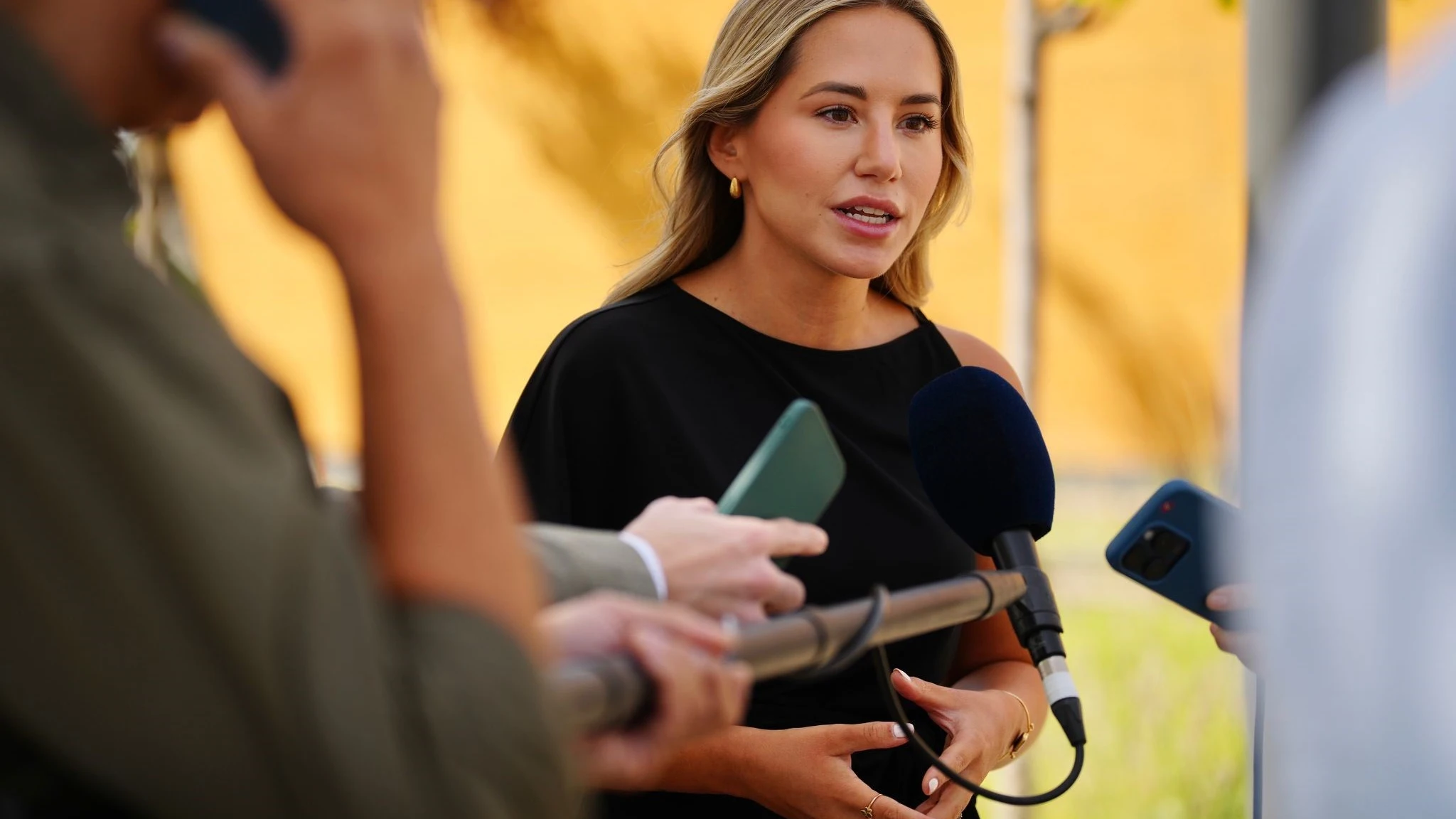 La vicesecretaria de Movilizaci&oacute;n y Reto Digital del PP, Noelia N&uacute;&ntilde;ez, hace declaraciones en Las Rozas.REMITIDA / HANDOUT por DAVID MUDARRA (PP)Fotograf&iacute;a remitida a medios de comunicaci&oacute;n exclusivamente para ilustrar la noticia a la que hace referencia la imagen, y citando la procedencia de la imagen en la firma12/09/2024