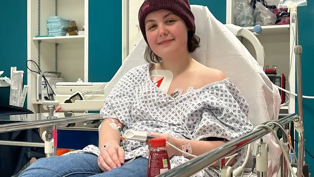  Imali Chislet tras ser intervenida quir&uacute;rgicamente. 