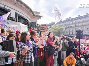 Manifestación en París para apoyar a Giséle Pelicot