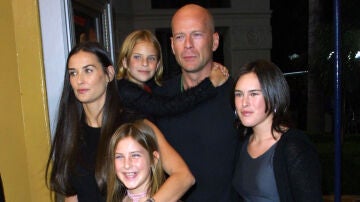 Demi Moore y Bruce Willis con sus hijas