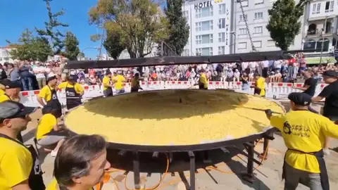 La tortilla de patatas más grande, bate el récord La tortilla de patatas más grande, bate el récord