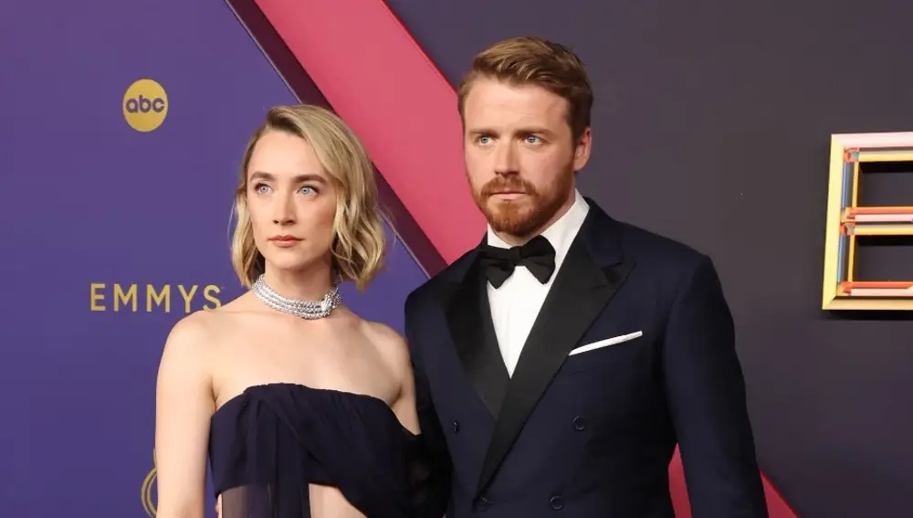 Saoirse Ronan y Jack Lowden en los Emmy 2024 Saoirse Ronan y Jack Lowden en los Emmy 2024