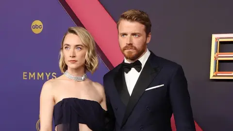 Saoirse Ronan y Jack Lowden en los Emmy 2024 Saoirse Ronan y Jack Lowden en los Emmy 2024