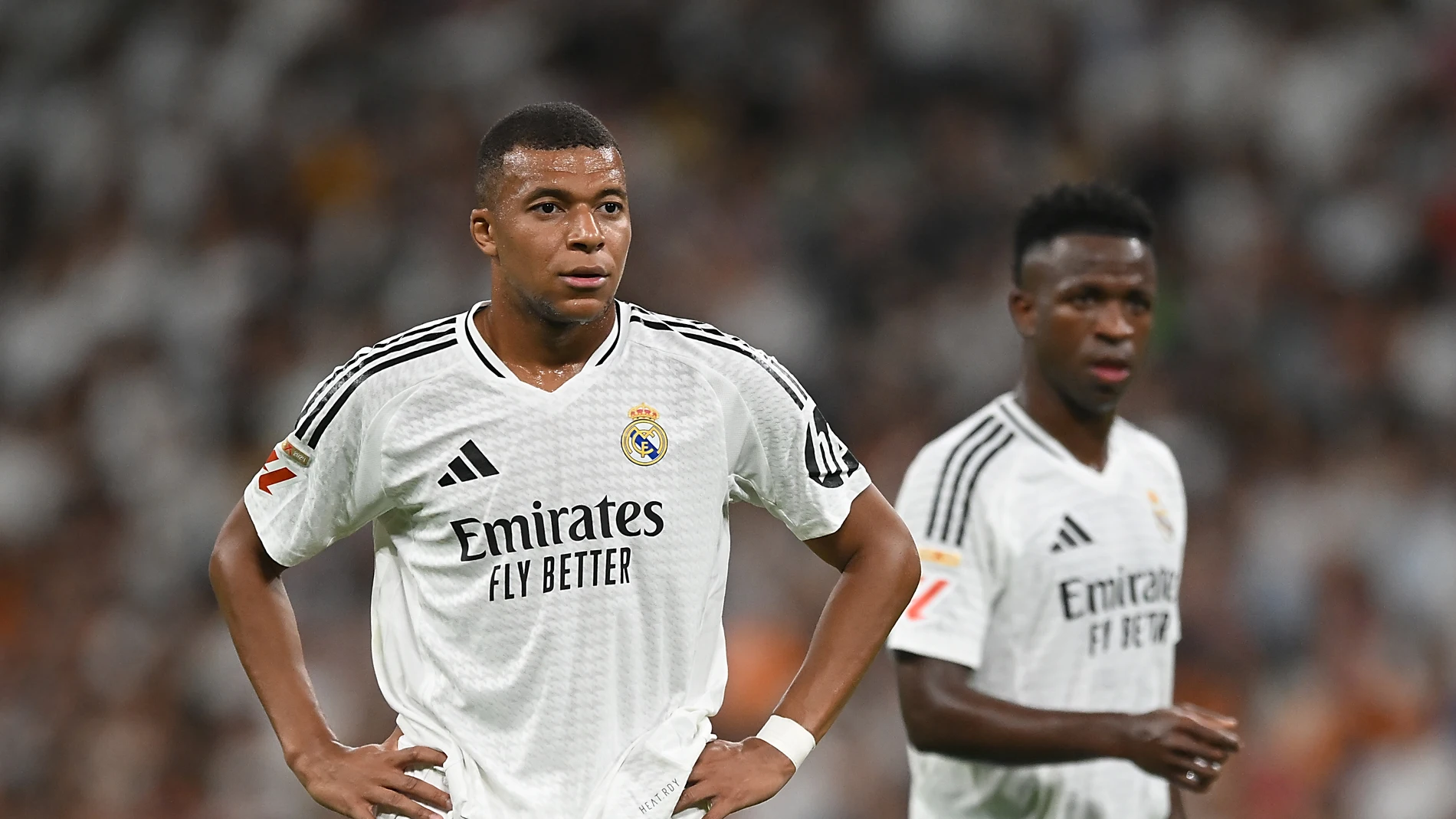 Kylian Mbappé y Vinicius Jr durante el Real Madrid-Betis de Liga Kylian Mbappé y Vinicius Jr durante el Real Madrid-Betis de Liga