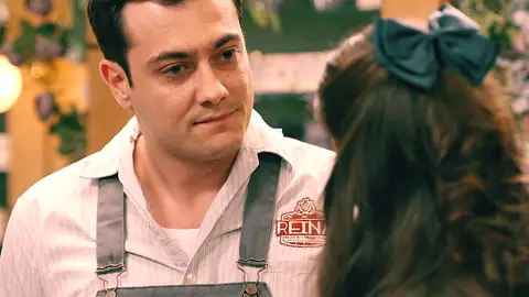 Tasio se niega a aceptar que Carmen gane más que él… ¡y busca un segundo trabajo! Tasio se niega a aceptar que Carmen gane más que él… ¡y busca un segundo trabajo!