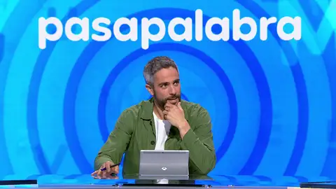 El hilarante motivo por el que Roberto Leal se salta el guion en Pasapalabra: “Esto no lo suelo hacer” El hilarante motivo por el que Roberto Leal se salta el guion en Pasapalabra: “Esto no lo suelo hacer”