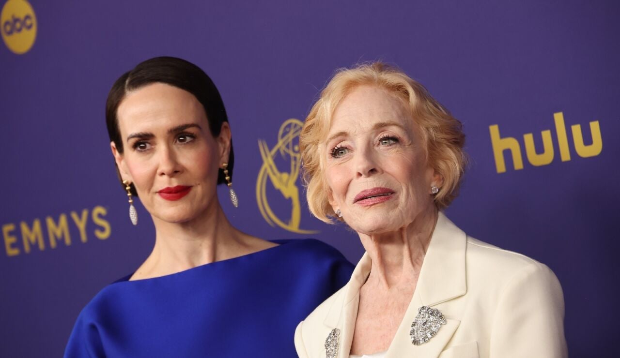 Holland Taylor y Sarah Paulson en los Emmy 2024