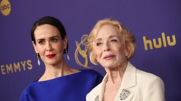 Holland Taylor y Sarah Paulson en los Emmy 2024