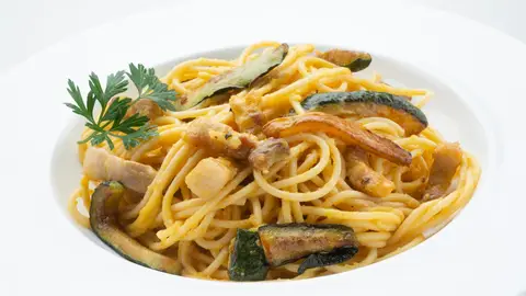 ¡Primera receta de la temporada! Espaguetis con calabacín a la carbonara, de Karlos Arguiñano ¡Primera receta de la temporada! Espaguetis con calabacín a la carbonara, de Karlos Arguiñano