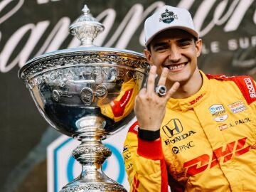 Álex Palou festeja su tercer título de las IndyCar Series