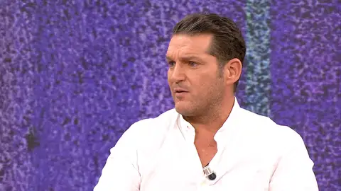 El enfado de Manu Tenorio ante las acusaciones de sus 'inquiokupas': "Me aconsejan que les perdone 10.000 euros porque la ley no funciona" El enfado de Manu Tenorio ante las acusaciones de sus 'inquiokupas': "Me aconsejan que les perdone 10.000 euros porque la ley no funciona"