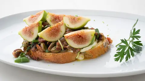Tosta de higos con mermelada de foie-gras Tosta de higos con mermelada de foie-gras