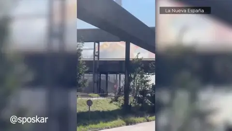 Humo procedente de la explosión en la zona de los hechos Humo procedente de la explosión en la zona de los hechos