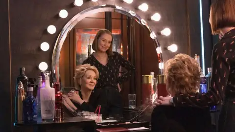 Jean Smart y Hannah Eibinder en Hacks Jean Smart y Hannah Eibinder en Hacks