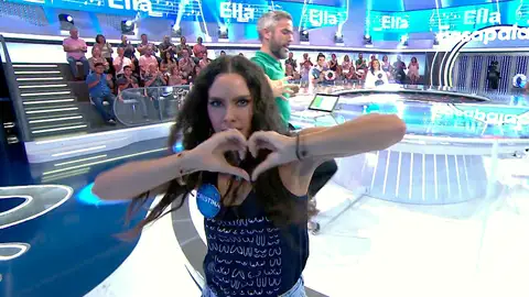 ¡Qué sexy! Cristina Pedroche se desmelena bailando ‘Ella’ en Pasapalabra ¡Qué sexy! Cristina Pedroche se desmelena bailando ‘Ella’ en Pasapalabra