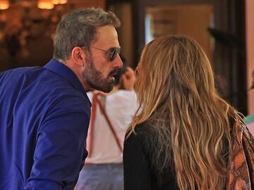 Ben Affleck y Jennifer Lopez en su primer encuentro público tras su divorcio