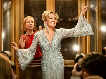 Jean Smart y Hannah Eibinder en Hacks