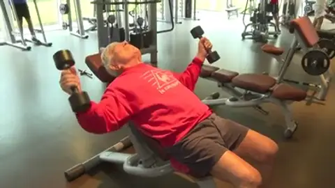 Dagoberto Moll se mantiene en forma con 97 años Dagoberto Moll se mantiene en forma con 97 años