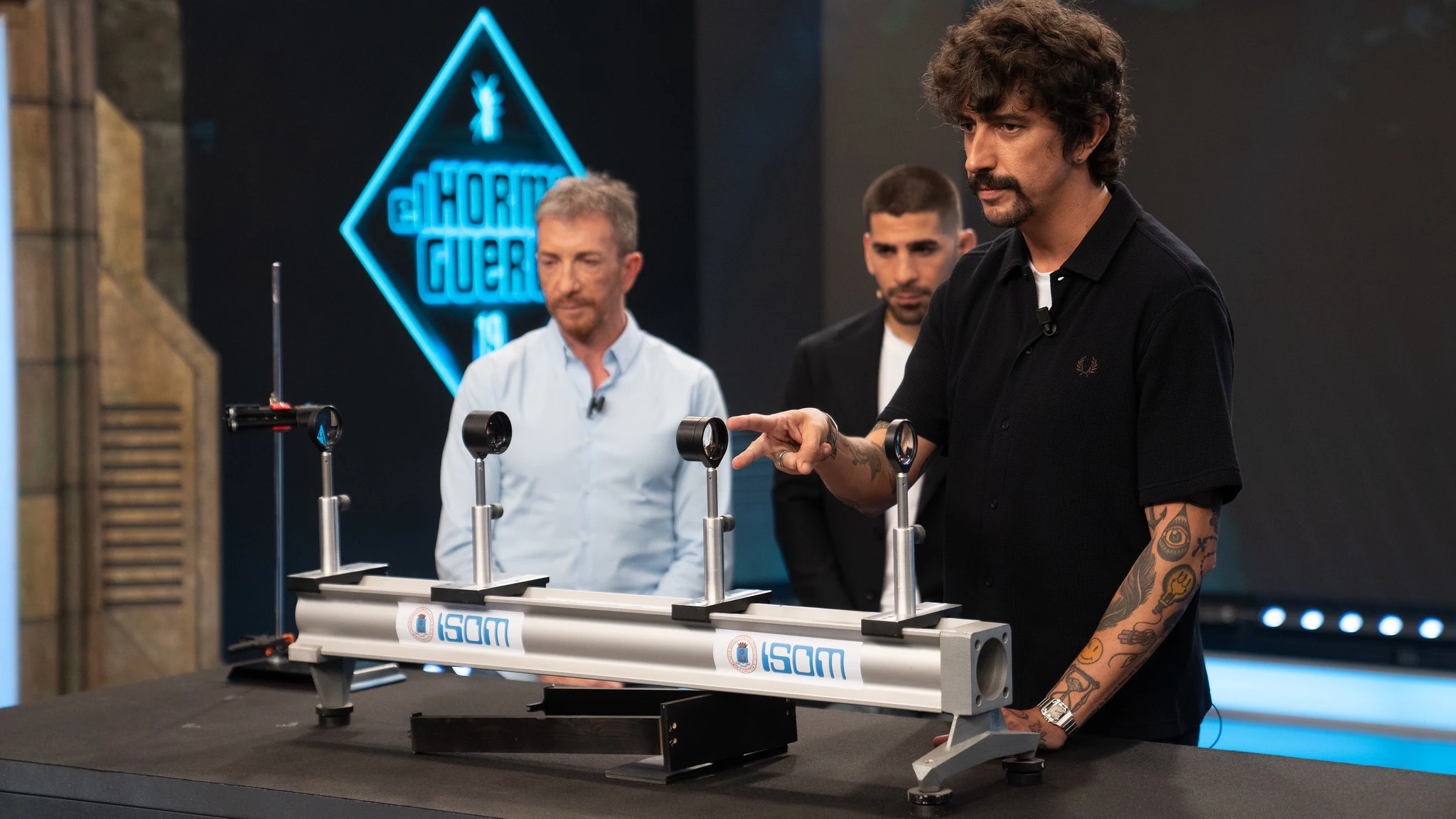 Invisibilidad gracias a la refracci&oacute;n: el sorprendente experimento que Marron le ha preparado a Ilia Topuria