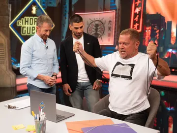 La broma de Ilia Topuria a El Monaguillo con sus inventos de Japón: "Te tienes que buscar algo para la panza" La broma de Ilia Topuria a El Monaguillo con sus inventos de Japón: "Te tienes que buscar algo para la panza"