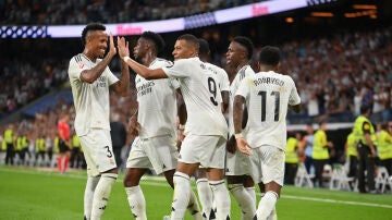 Los jugadores del Real Madrid celebran un gol en el Santiago Bernabéu