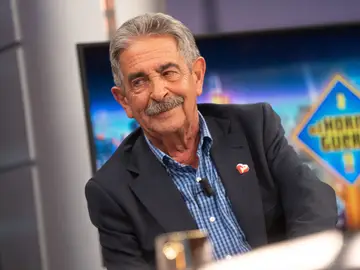 Miguel Ángel Revilla, sobre la ley de regeneración de Sánchez: "Los gobiernos tienden a controlar a los medios" Miguel Ángel Revilla, sobre la ley de regeneración de Sánchez: "Los gobiernos tienden a controlar a los medios"