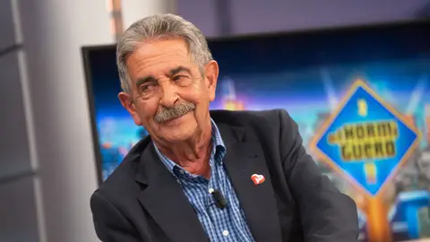 Miguel Ángel Revilla, sobre la ley de regeneración de Sánchez: "Los gobiernos tienden a controlar a los medios" Miguel Ángel Revilla, sobre la ley de regeneración de Sánchez: "Los gobiernos tienden a controlar a los medios"