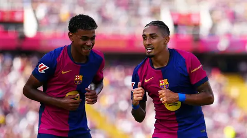 Lamine Yamal y Raphinha durante el Barça-Valladolid de LaLiga Lamine Yamal y Raphinha durante el Barça-Valladolid de LaLiga