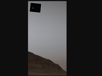 La Tierra y la luna Fobos en la misma imagen del rover Curiosity en Marte