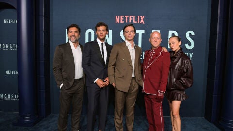 Javier Bardem, Chloë Sevigny, Cooper Koch y Nicholas Chavez en el estreno de Monstruos: La historia de Lyle y Erik Menéndez