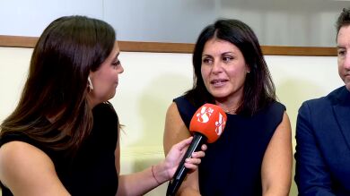 Rocío, incapaz de mirarse al espejo tras una negligencia médica que le destrozó el pecho
