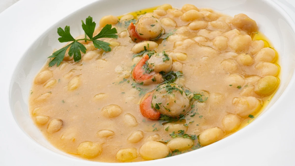 Receta rápida y de temporada, de Arguiñano: "Pochas con vieiras, en 5 minutos están listas" Receta rápida y de temporada, de Arguiñano: "Pochas con vieiras, en 5 minutos están listas"
