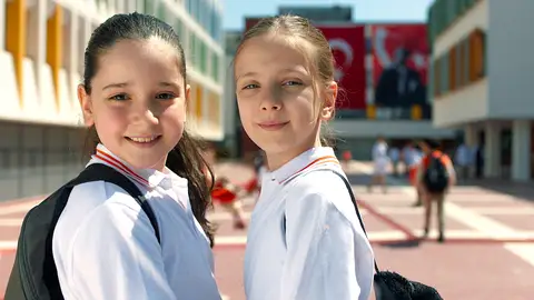 Mercan y Elif en Secretos de familia Mercan y Elif en Secretos de familia