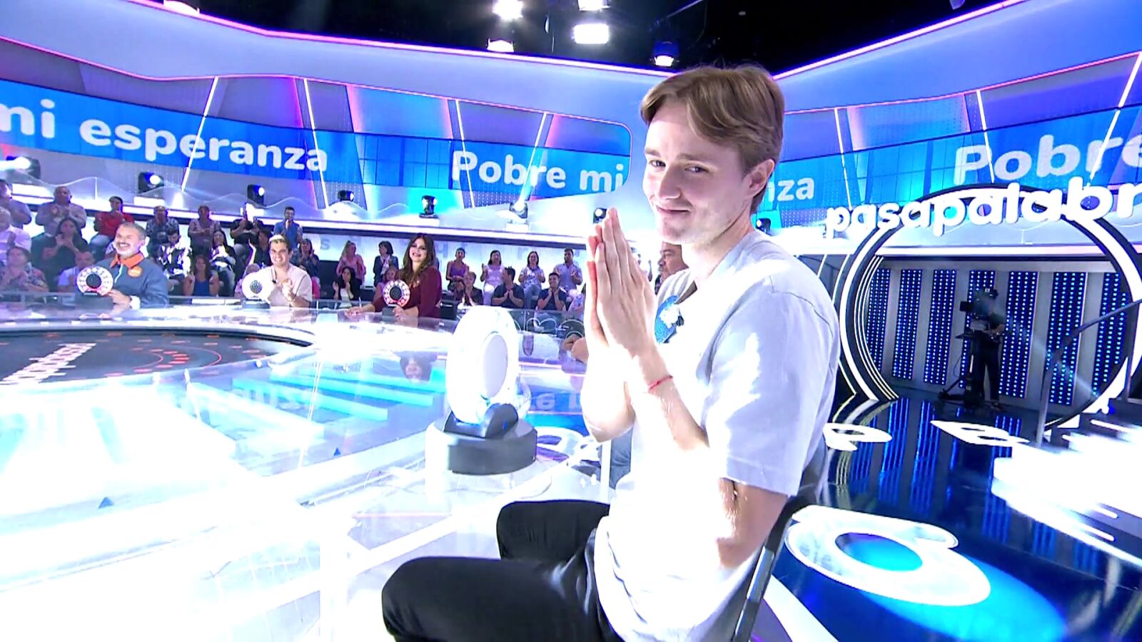 Manu y Nacho piden perdón a Isabel Pantoja por “poco folclóricos”