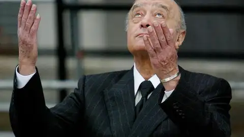 Mohamed Al Fayed, acusado de violación por cinco empleadas de Harrods Mohamed Al Fayed, en una imagen del año 2004
