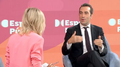 La respuesta del ministro Cuerpo a José Elías sobre la retribución de los políticos: 