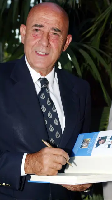 Yeyo Llagostera en la presentación de su libro biográfico Yeyo Llagostera en la presentación de su libro biográfico