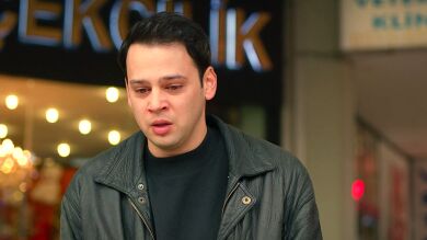 Esta noche en Hermanos: Oğulcan, destrozado tras ver que Ömer se encuentra en estado crítico… ¡por su culpa!