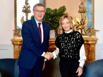 El presidente del Partido Popular, Alberto Núñez Feijóo, se reúne este jueves en Roma con la primera ministra italiana, Giorgia Meloni El presidente del Partido Popular, Alberto Núñez Feijóo, se reúne este jueves en Roma con la primera ministra italiana, Giorgia Meloni