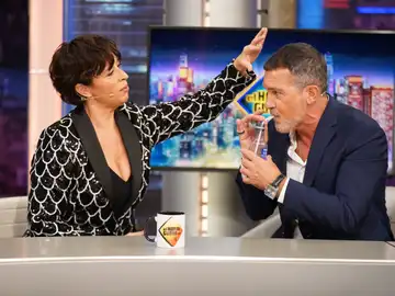 Marta Ribero y Antonio Banderas explican su truco para cuidar la voz... ¡Dejan de hablar! Marta Ribero y Antonio Banderas explican su truco para cuidar la voz... ¡Dejan de hablar!