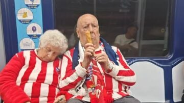 La pareja de ancianos tras ver el Atlético-Leipzig de Champions League