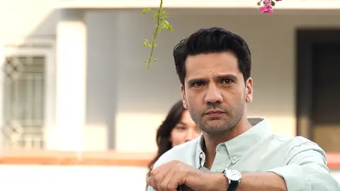 Ilgaz, un reputado fiscal que se saltó las reglas por amor: repasamos su evolución en Secretos de familia Ilgaz, un reputado fiscal que se saltó las reglas por amor: repasamos su evolución en Secretos de familia