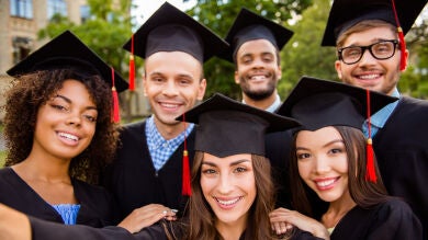 Las fotos de la graduación del instituto te pueden decir cuál sería la esperanza de vida de cada alumno