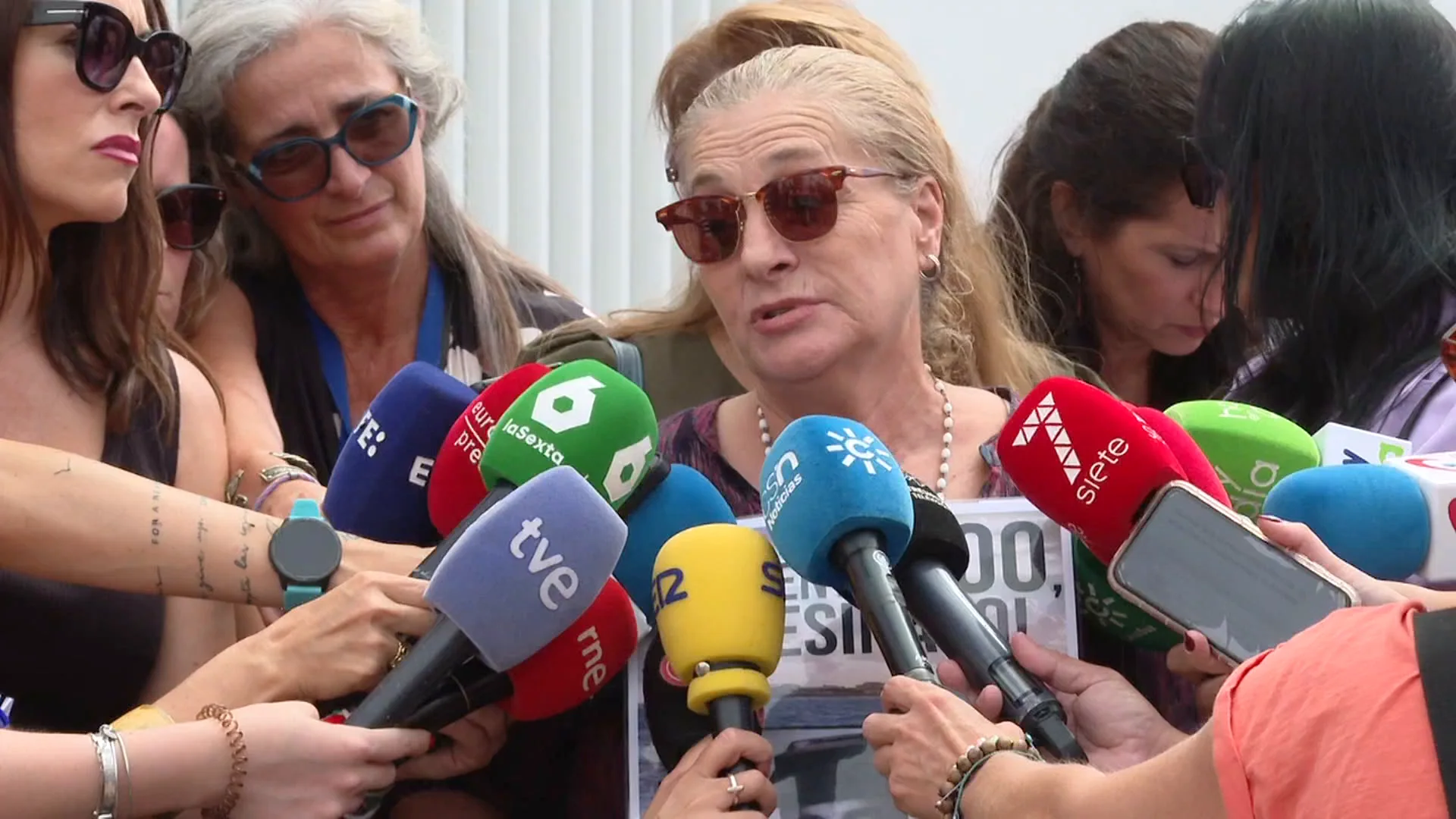 Madre de uno de los agentes de Barbate