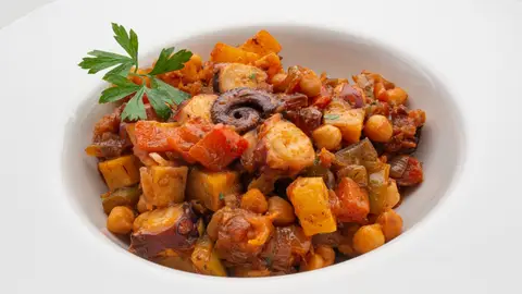 Arguiñano elabora una receta de ropa vieja de pulpo: "¡Jamás se me hubiese ocurrido!" Arguiñano elabora una receta de ropa vieja de pulpo: "¡Jamás se me hubiese ocurrido!"