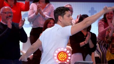 El insólito show de Eduardo Casanova: el público, revolucionado como nunca en Pasapalabra 